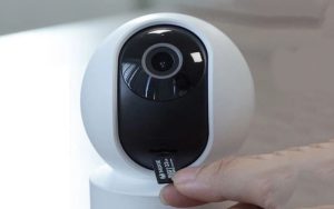 Cách lắp thẻ nhớ camera Xiaomi để lưu trữ hình ảnh